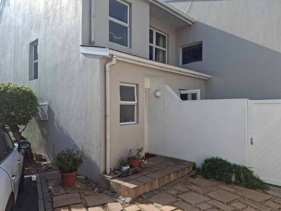 2 Bedroom Property for Sale in Woodbridge Island Western Cape